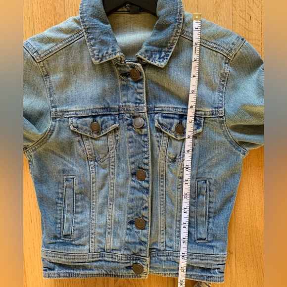 American Eagle // Cropped Denim Jacket - Picture 7 of 14